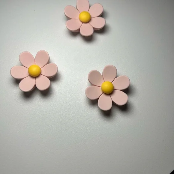 3 Daisy Fridge Magnets - Picture 12 of 17